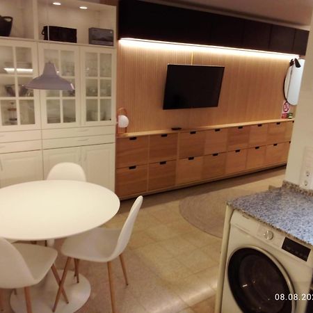 2 Bedroom Large Modern Apartment In Blanes Old Town 50M From The Beach! エクステリア 写真
